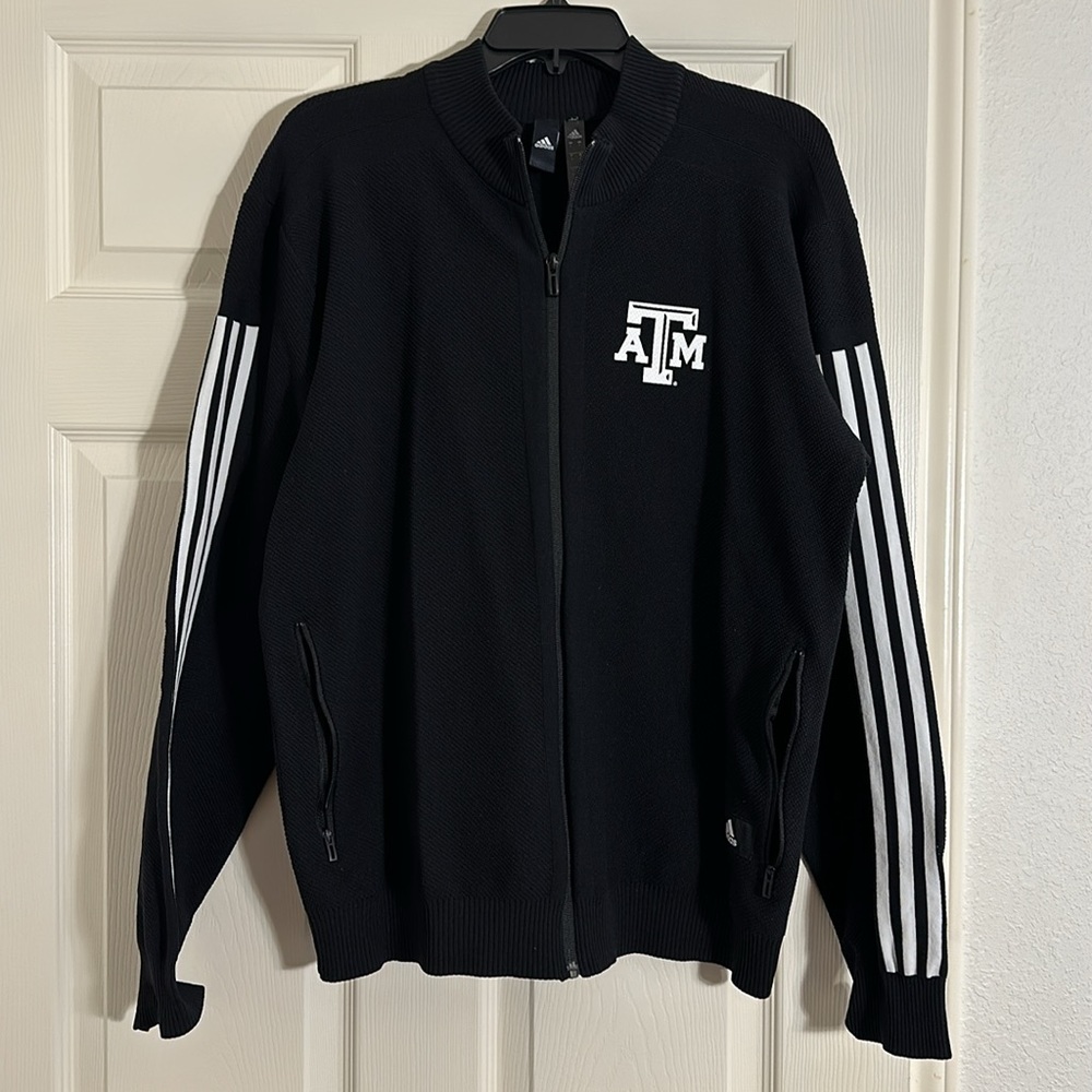 Adidas men’s Texas A&M zip jacket in medium.Fits a women’s large.